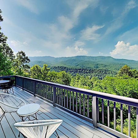 Barenberg Cabin - Secluded Unobstructed Panoramic Smoky Mountains View With Two Master Suites, Loft Game Room, And Hot Tub Gatlinburg Kültér fotó