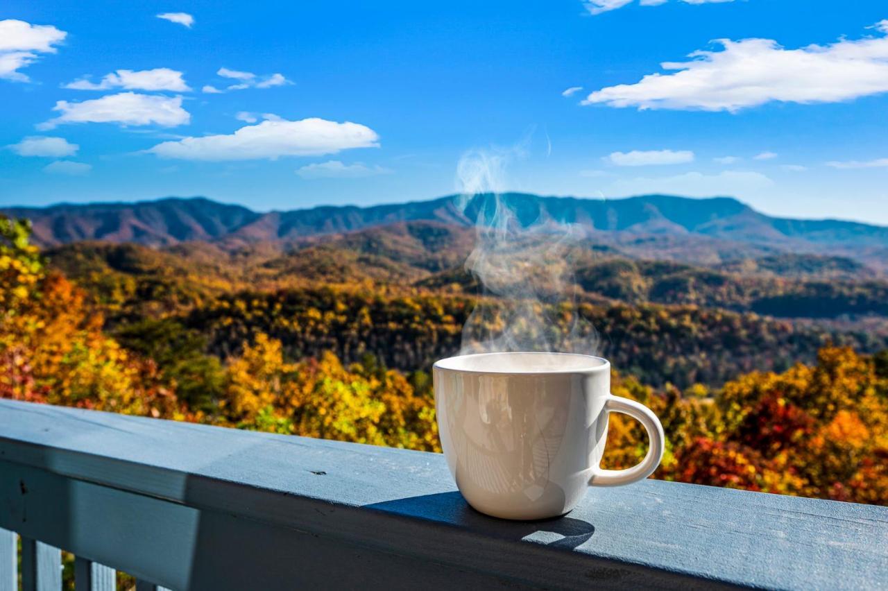 Barenberg Cabin - Secluded Unobstructed Panoramic Smoky Mountains View With Two Master Suites, Loft Game Room, And Hot Tub Gatlinburg Kültér fotó