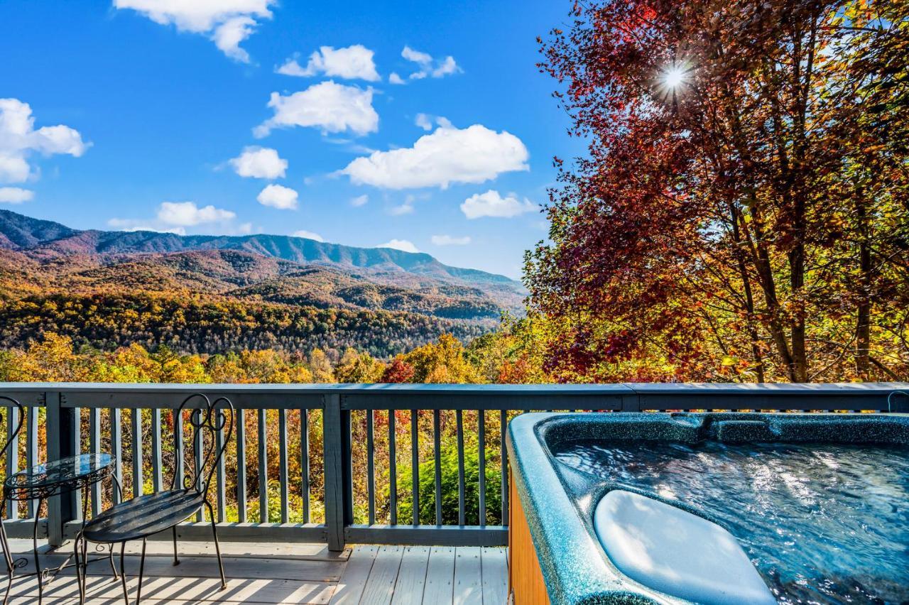 Barenberg Cabin - Secluded Unobstructed Panoramic Smoky Mountains View With Two Master Suites, Loft Game Room, And Hot Tub Gatlinburg Kültér fotó