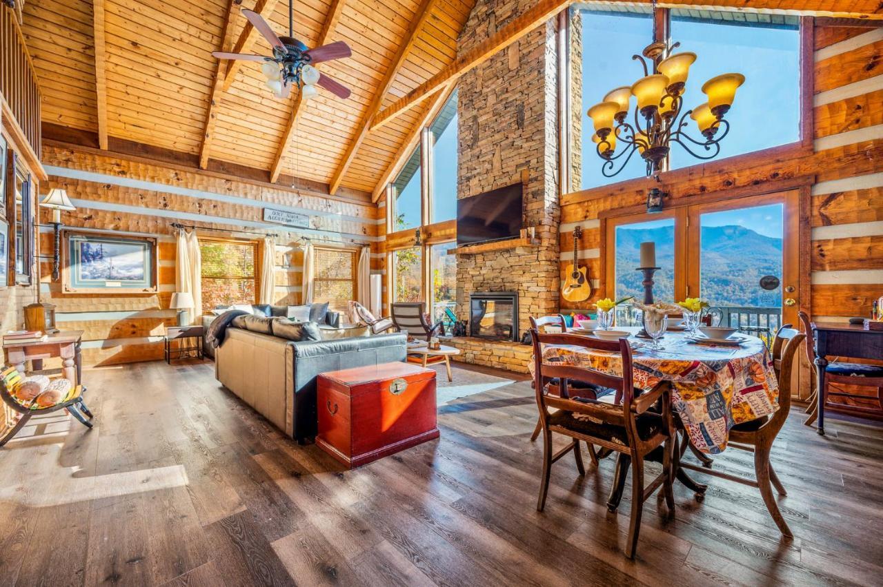 Barenberg Cabin - Secluded Unobstructed Panoramic Smoky Mountains View With Two Master Suites, Loft Game Room, And Hot Tub Gatlinburg Kültér fotó