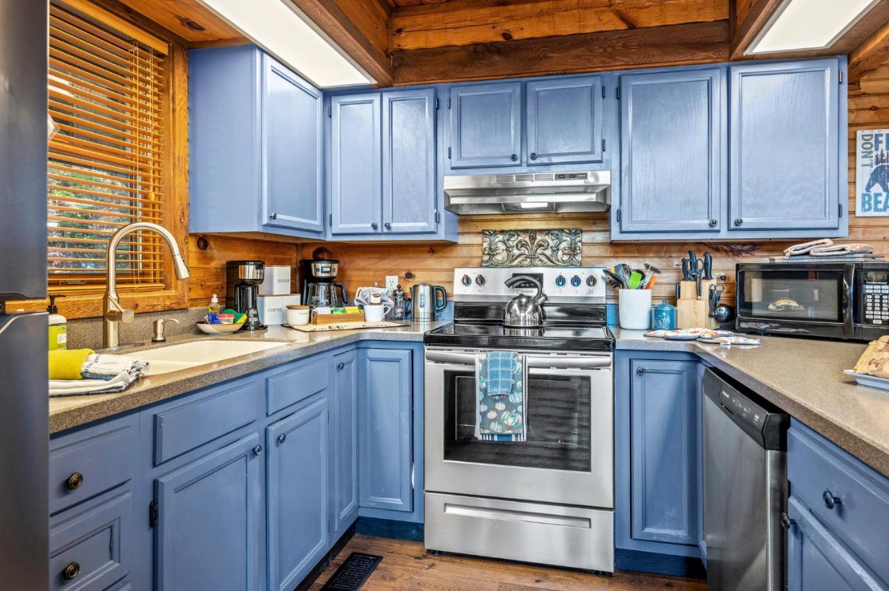 Barenberg Cabin - Secluded Unobstructed Panoramic Smoky Mountains View With Two Master Suites, Loft Game Room, And Hot Tub Gatlinburg Kültér fotó