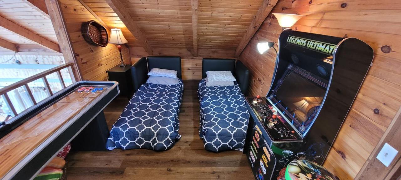 Barenberg Cabin - Secluded Unobstructed Panoramic Smoky Mountains View With Two Master Suites, Loft Game Room, And Hot Tub Gatlinburg Kültér fotó