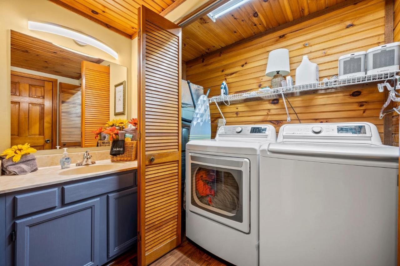 Barenberg Cabin - Secluded Unobstructed Panoramic Smoky Mountains View With Two Master Suites, Loft Game Room, And Hot Tub Gatlinburg Kültér fotó